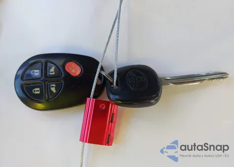 2011 Toyota Sienna Le V6 from USA, damaged, VIN 5TDKK3DC2BS090700